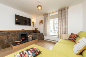 Sleeps 6. Free Wifi. Free Parking central location.